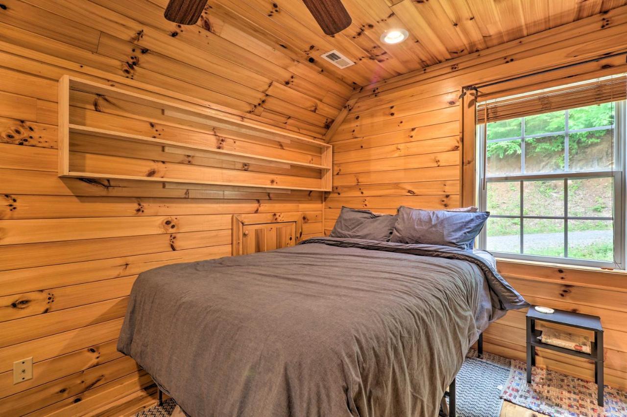 Cozy Boone Cabin With Deck Close To Downtown! Exterior foto