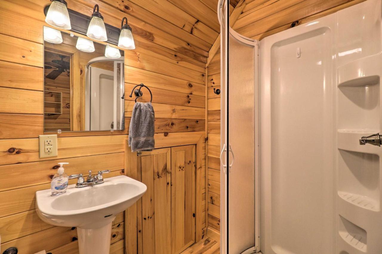 Cozy Boone Cabin With Deck Close To Downtown! Exterior foto